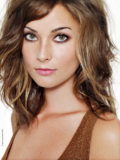 Best haircuts for wavy hair