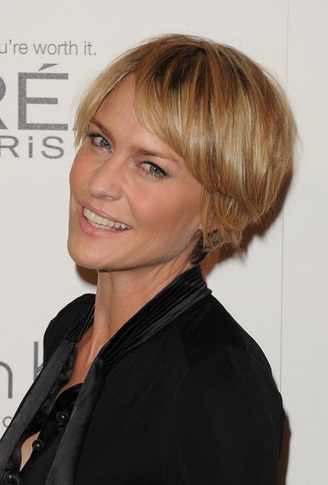 Best short hairstyles for women over 40 best-short-hairstyles-for-women-over-40-34-19