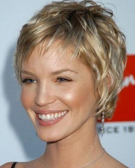 Best short hairstyles for women over 40