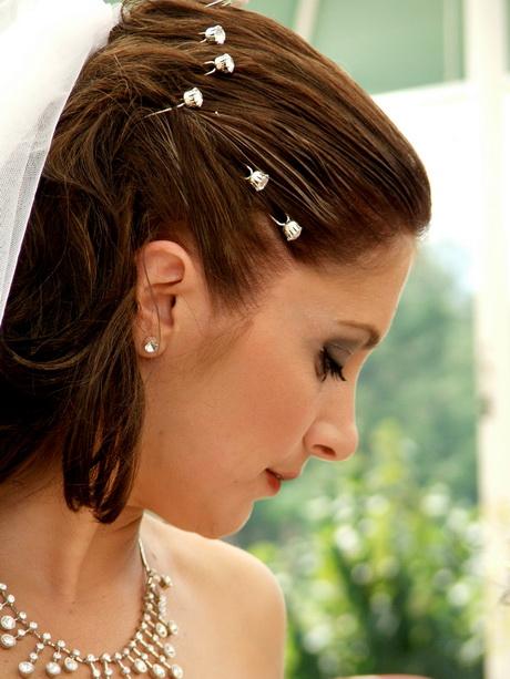 Bridal hairstyle for short hair
