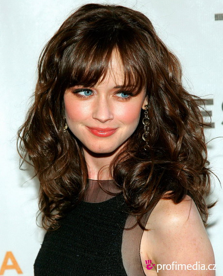 Curly hairstyle with bangs curly-hairstyle-with-bangs-10-17
