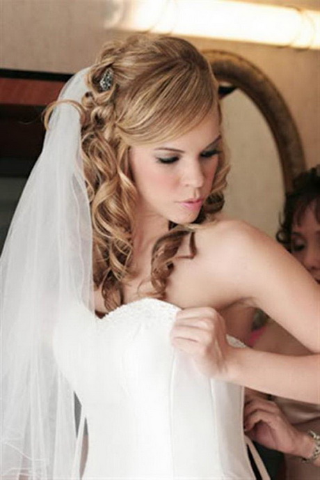 Curly hairstyles for brides