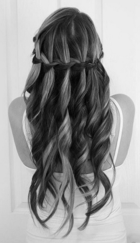 Curly hairstyles for graduation curly-hairstyles-for-graduation-97-3