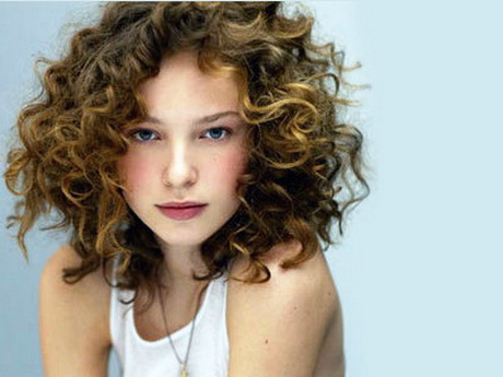 Cute medium curly hairstyles cute-medium-curly-hairstyles-92_15