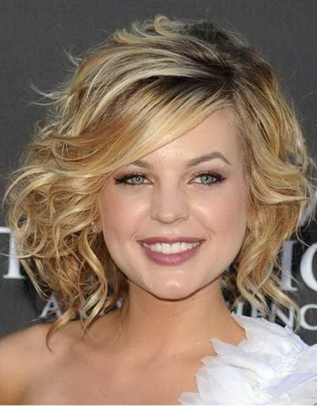 Easy hairstyles for short curly hair