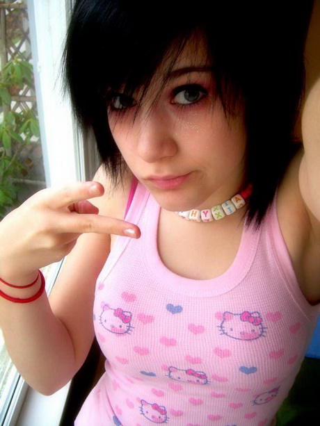 Emo short hairstyles for girls emo-short-hairstyles-for-girls-50-15