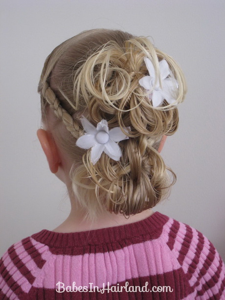 Flower girl hairstyles for long hair flower-girl-hairstyles-for-long-hair-17-3