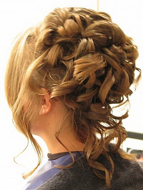 Formal hairstyles for curly hair