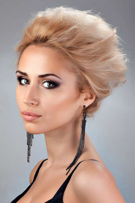 Gallery of short hairstyles gallery-of-short-hairstyles-69-18