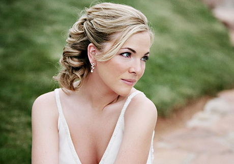 Hairstyles for brides with short hair
