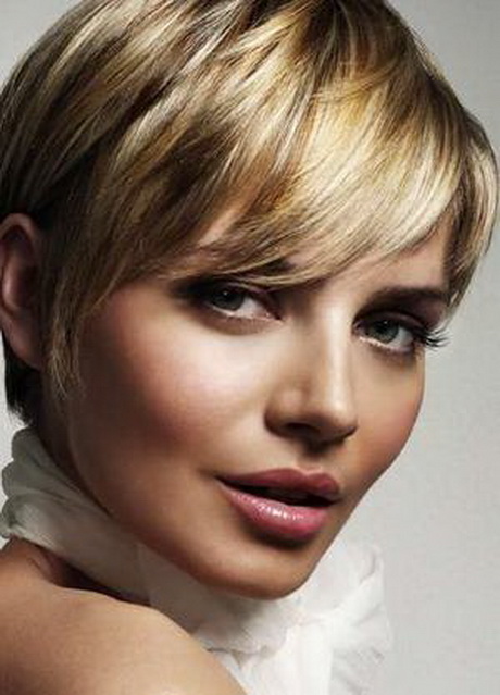 Hairstyles for growing out short hair hairstyles-for-growing-out-short-hair-63_16