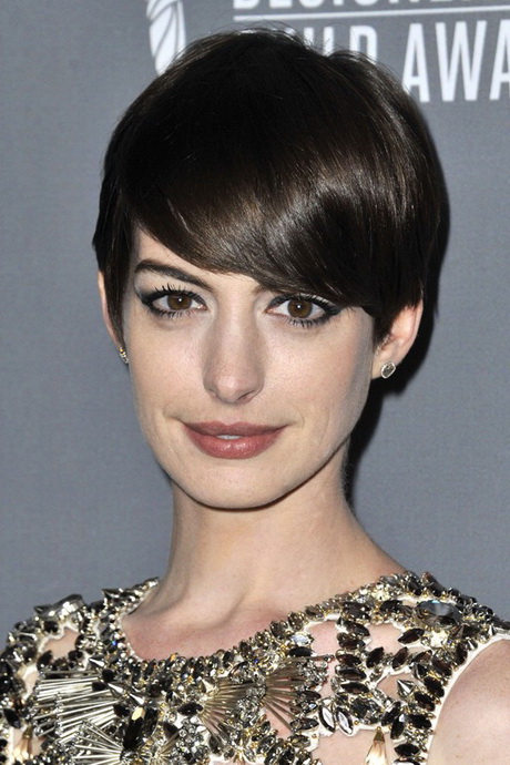 Hairstyles for growing out short hair hairstyles-for-growing-out-short-hair-63_19