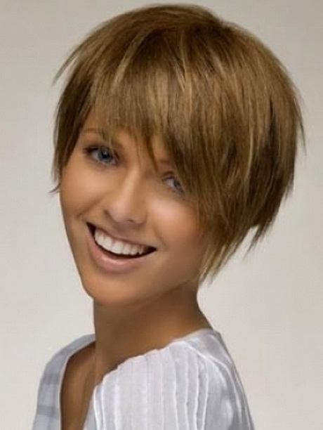 Hairstyles for short straight hair