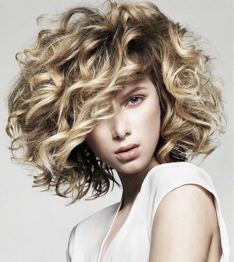 Hairstyles for wavy hair hairstyles-for-wavy-hair-68-9