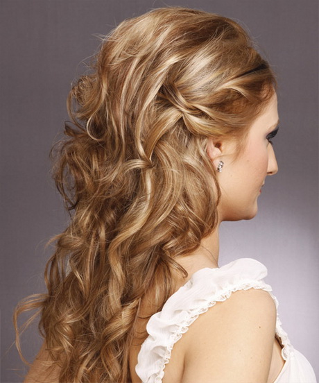 Half up curly hairstyles half-up-curly-hairstyles-65-14