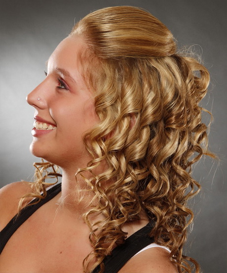 Half up curly hairstyles half-up-curly-hairstyles-65-17
