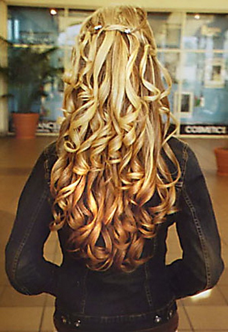 Half up curly prom hairstyles half-up-curly-prom-hairstyles-65_15