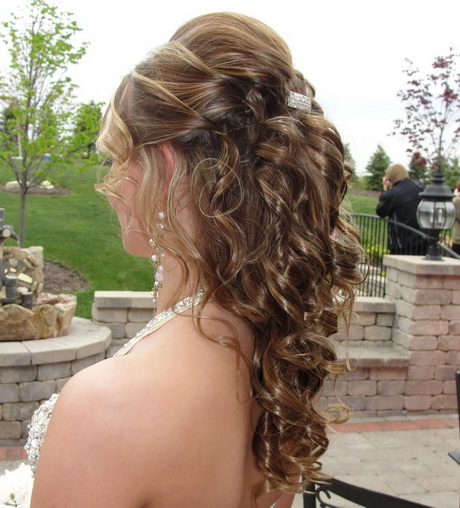 Half up curly prom hairstyles half-up-curly-prom-hairstyles-65_16