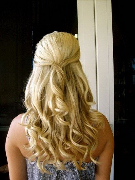 Half up curly prom hairstyles half-up-curly-prom-hairstyles-65_17