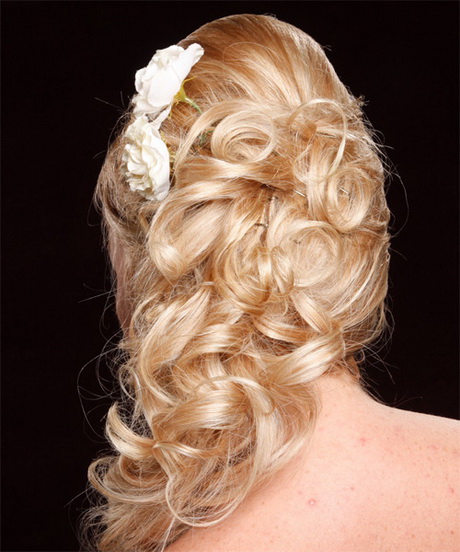 Half up curly prom hairstyles half-up-curly-prom-hairstyles-65_6