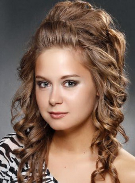 Half up curly prom hairstyles half-up-curly-prom-hairstyles-65_8