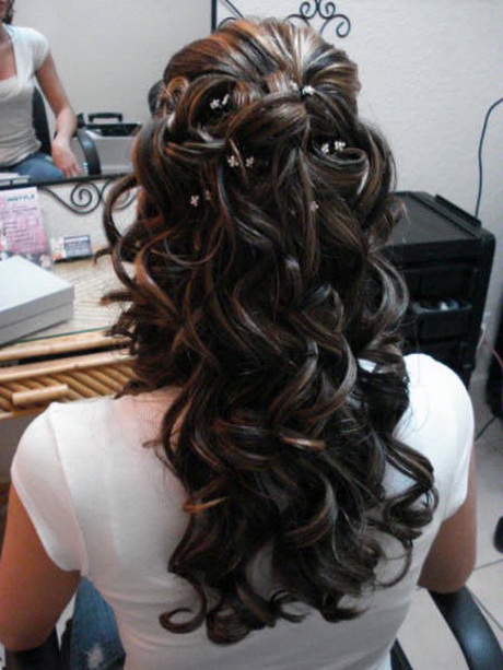 Half up curly wedding hairstyles half-up-curly-wedding-hairstyles-70-14
