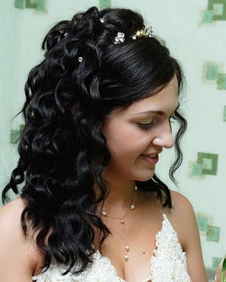 Half up curly wedding hairstyles half-up-curly-wedding-hairstyles-70-19