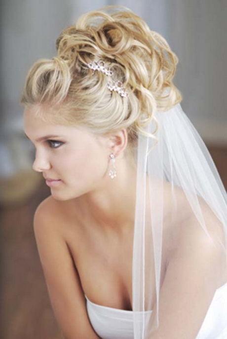 Half up curly wedding hairstyles half-up-curly-wedding-hairstyles-70-3