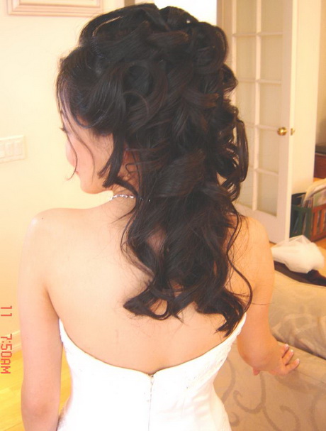Half up hairstyles for prom half-up-hairstyles-for-prom-27-7