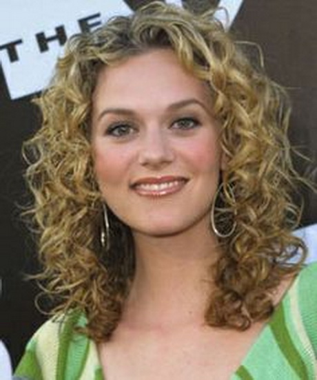 Layered haircuts for curly hair layered-haircuts-for-curly-hair-85_14