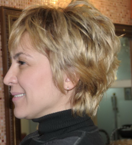 Layered hairstyles for short hair layered-hairstyles-for-short-hair-71-9