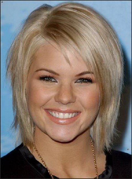 Layered short hairstyles for older women