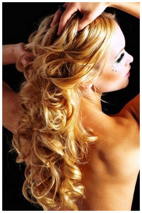 Long curly hairstyles for prom long-curly-hairstyles-for-prom-43-15