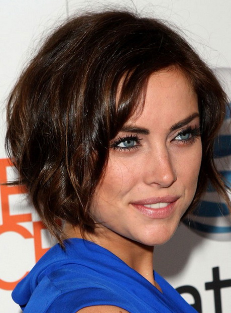 Medium and short haircuts for women