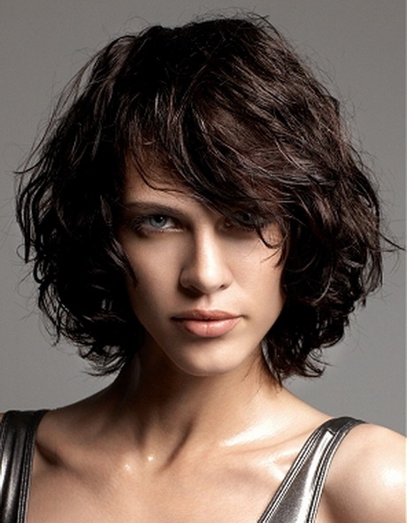 Medium hairstyles for curly hair medium-hairstyles-for-curly-hair-28-16