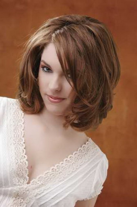 Medium layered hairstyles for women