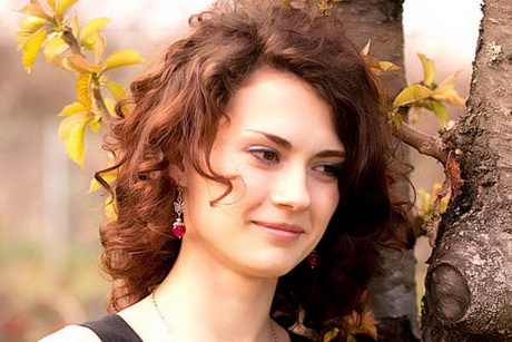 Medium length hairstyles for curly hair