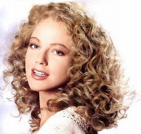 Medium length naturally curly hairstyles medium-length-naturally-curly-hairstyles-41-19