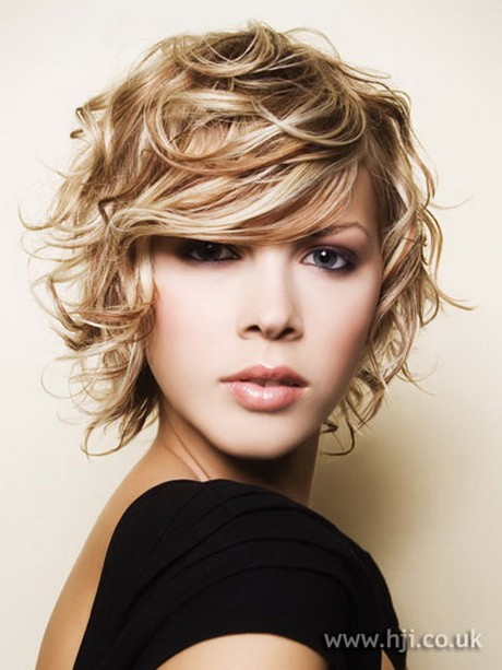 Pictures of hairstyles for short hair pictures-of-hairstyles-for-short-hair-85-7