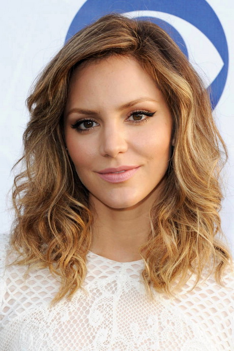 Pictures of medium length haircuts with layers pictures-of-medium-length-haircuts-with-layers-07_18
