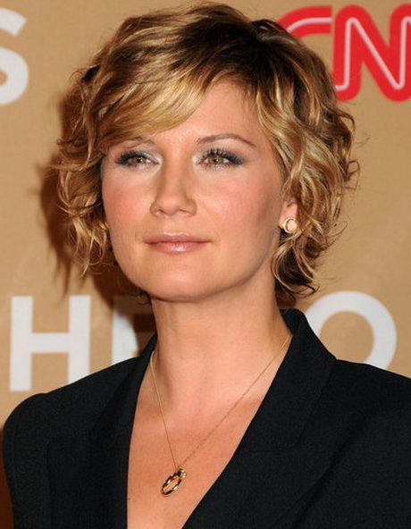 Pictures of short curly hairstyles pictures-of-short-curly-hairstyles-84-5