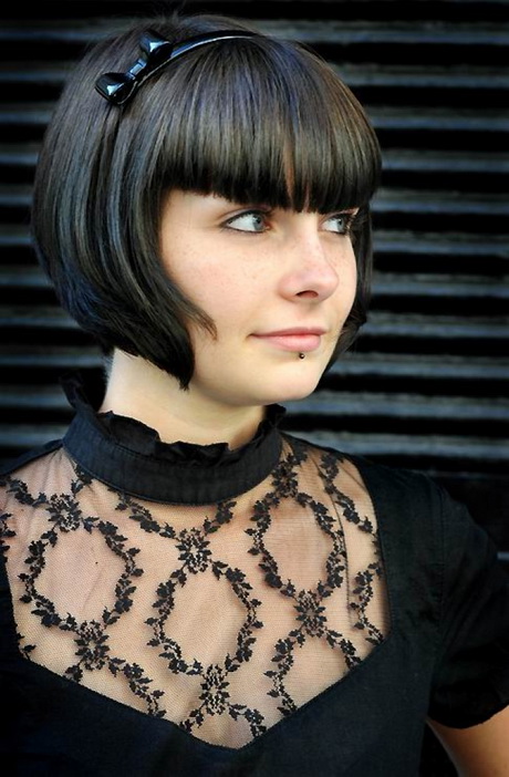 Pictures of short haircuts with bangs pictures-of-short-haircuts-with-bangs-96-11
