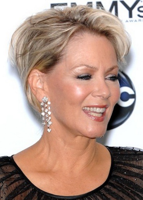 Pictures of short hairstyles for women over 60