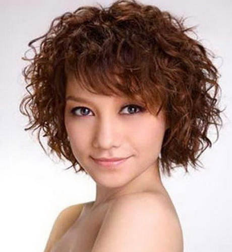 Pretty hairstyles for curly hair pretty-hairstyles-for-curly-hair-42-15