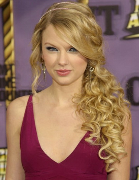 Prom hairstyles for long blonde hair prom-hairstyles-for-long-blonde-hair-73_5