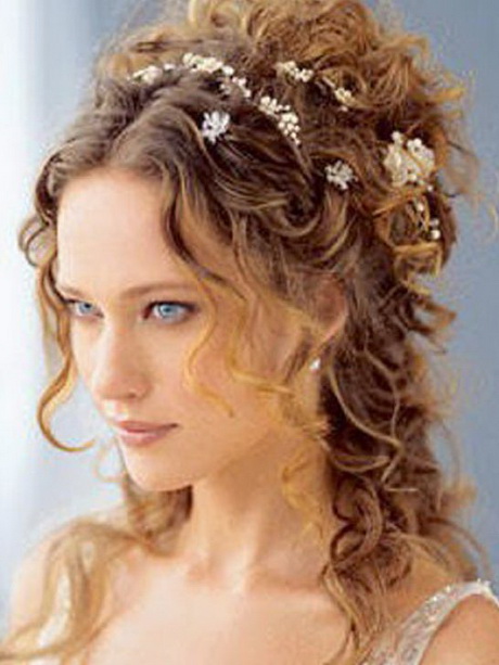 Prom hairstyles for medium curly hair prom-hairstyles-for-medium-curly-hair-05_9