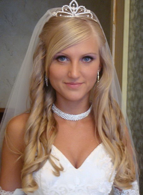 Prom hairstyles for straight hair