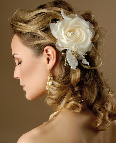 Prom hairstyles with flowers prom-hairstyles-with-flowers-06