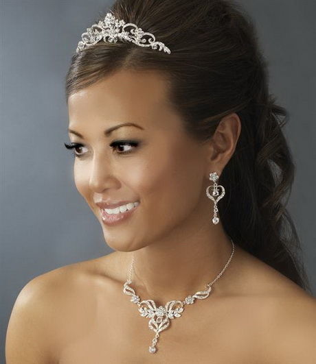 Prom hairstyles with tiaras prom-hairstyles-with-tiaras-49_13