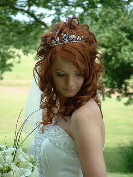 Prom hairstyles with tiaras prom-hairstyles-with-tiaras-49_14